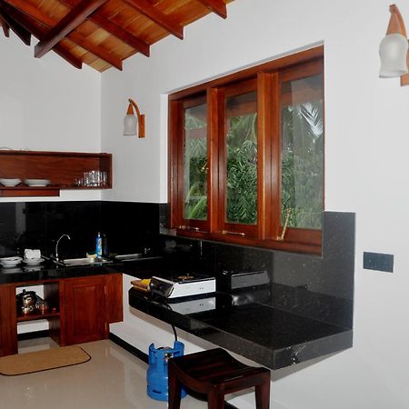 Villa Dineha Hikkaduwa Esterno foto