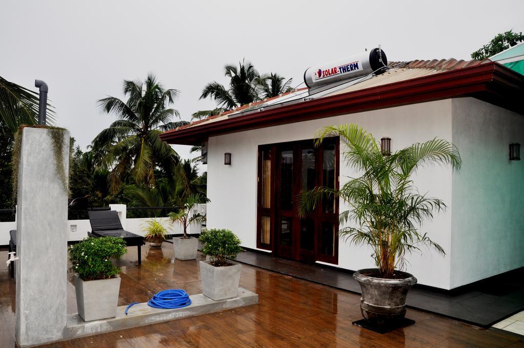 Villa Dineha Hikkaduwa Esterno foto