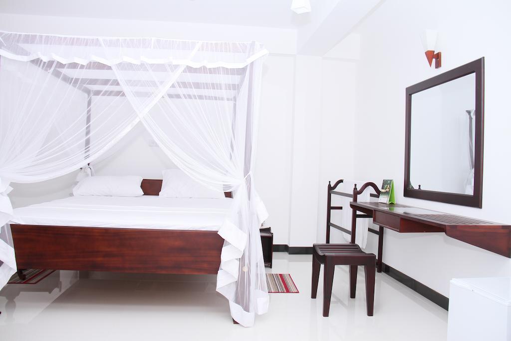 Villa Dineha Hikkaduwa Esterno foto