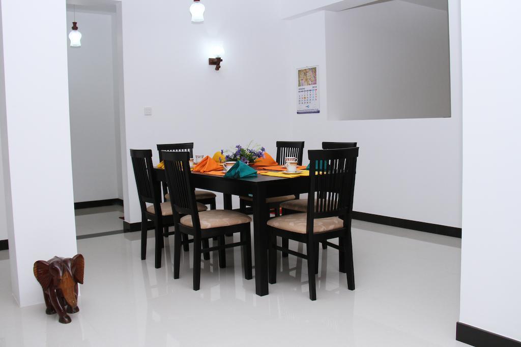 Villa Dineha Hikkaduwa Esterno foto