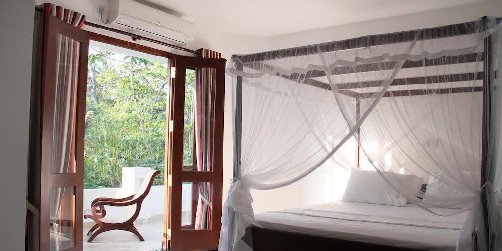 Villa Dineha Hikkaduwa Esterno foto