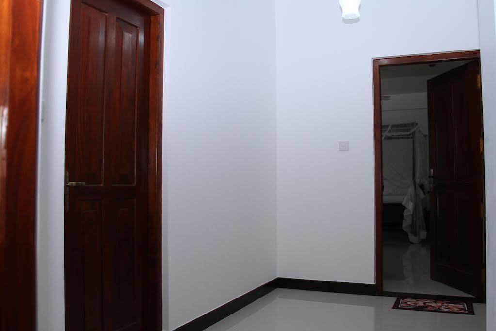 Villa Dineha Hikkaduwa Esterno foto